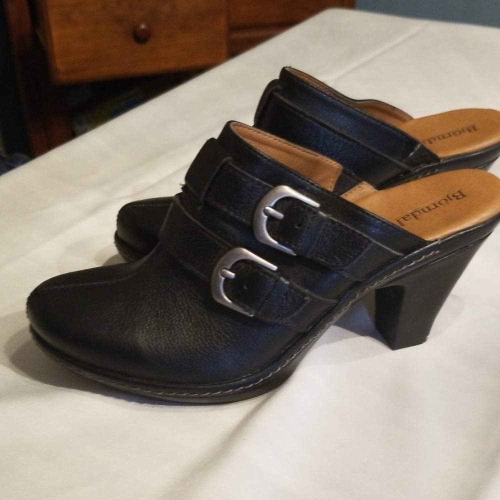 Womens shoes
